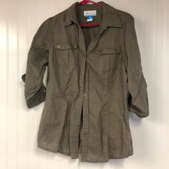 Columbia Gray Button-Up Women's Roll Sleeves Shirt
Medium Outdoor - Picture 1 of 4